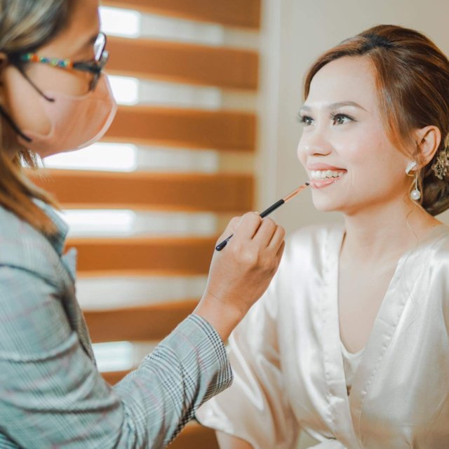 Explore Kwyzer's Makeup Artist