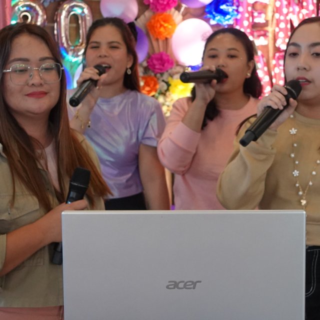 Explore Kwyzer's Singer