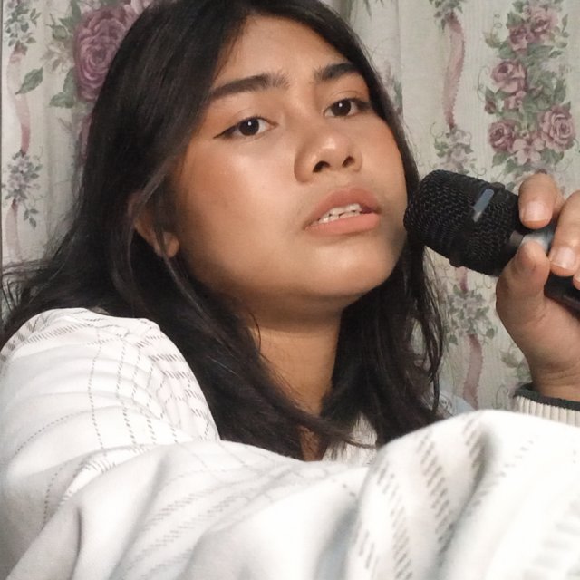 Explore Kwyzer's Singer Explore Kwyzer's Singer