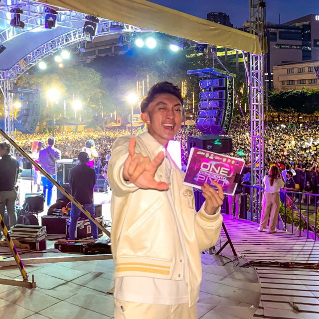 Explore Kwyzer's Hosts/Emcees Explore Kwyzer's Hosts/Emcees