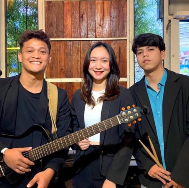 Explore Kwyzer's Band