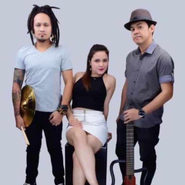 Explore Kwyzer's Band Explore Kwyzer's Band