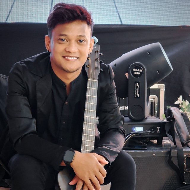 Explore Kwyzer's Singer